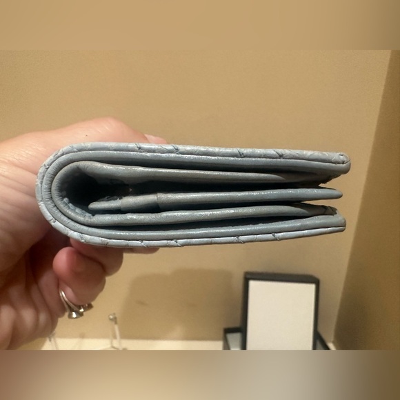 Gucci Baby Blue GG Marmont Quilted Python & Calfskin
Leather Compact Wallet - Picture 5 of 13